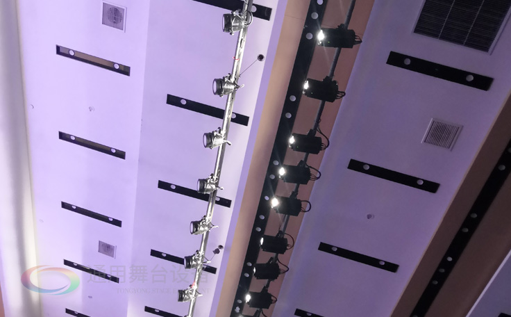 南京某國企禮堂舞臺系統分項工程通過質量驗收 涉及舞臺吊桿、舞臺燈光等項目 現已投入使用